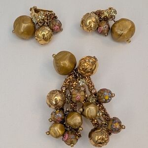 Juliana D&E Book Set Wedding Cake Bead & Gold Tone Roses Brooch & Earrings RARE.